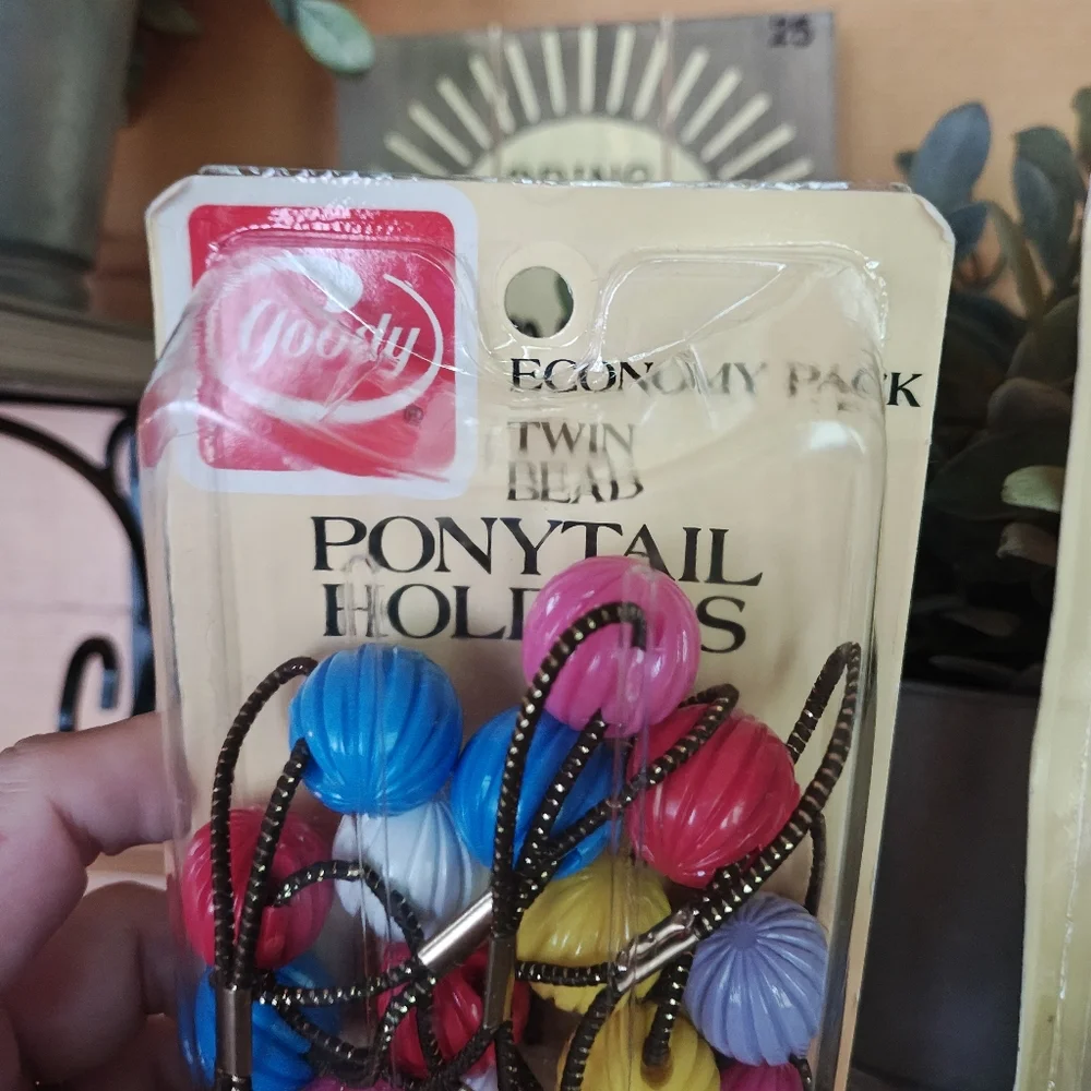 Vintage 70s Goody Twin Bead Ponytail Holders & Vented Blow‎ Styling Brush 1975